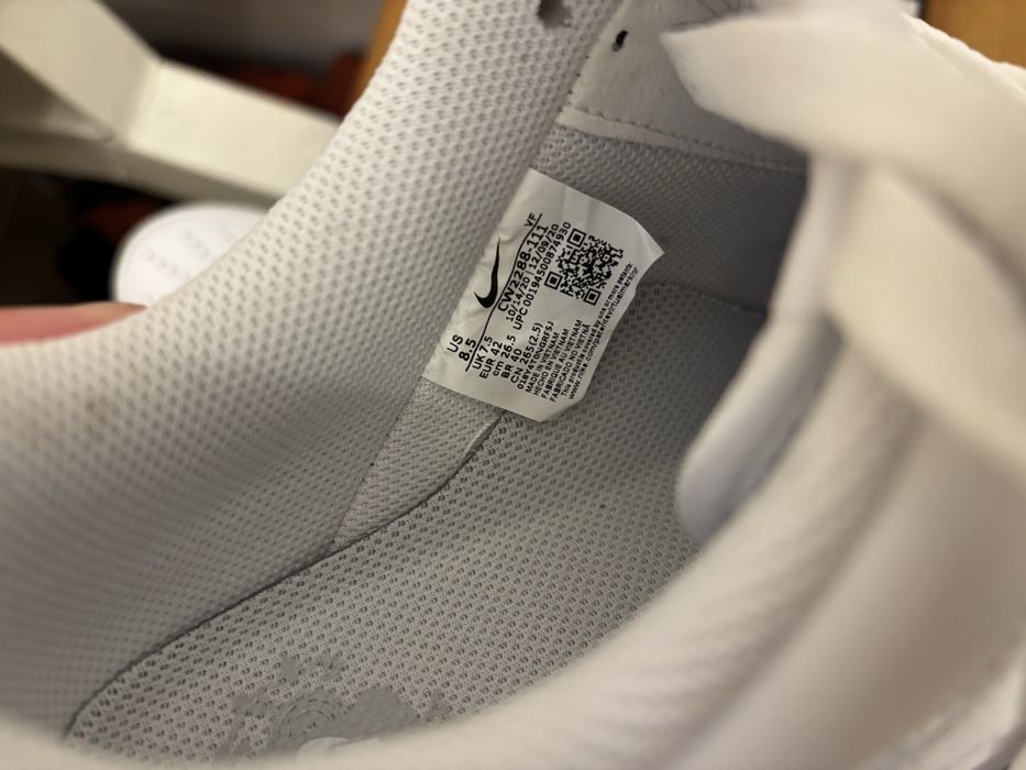 Nike air force 1.