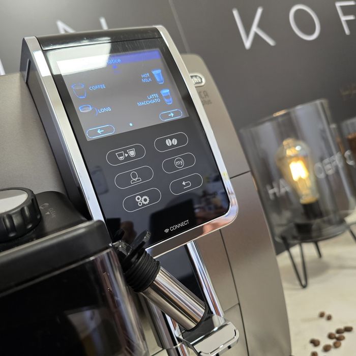 Delonghi Делонги Dinamica Plus Wi-Fi Connect с гаранция и сервиз

6 МЕСЕЦА ГАРАНЦИЯ | ВИДЕО НА РЕАЛНАТА МАШИНА | ПРЯСНО ИЗПЕЧЕНО КАФЕ KOFEIN + ПОДАРЪК