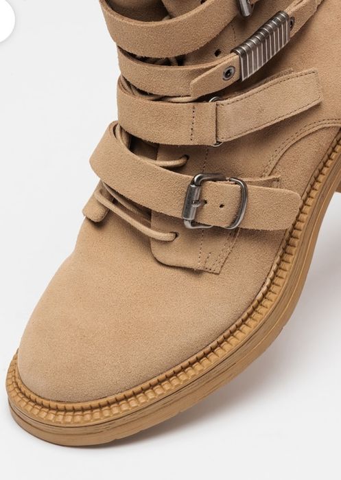 Ghete DKNY noi din piele intoarsa, marimea 37