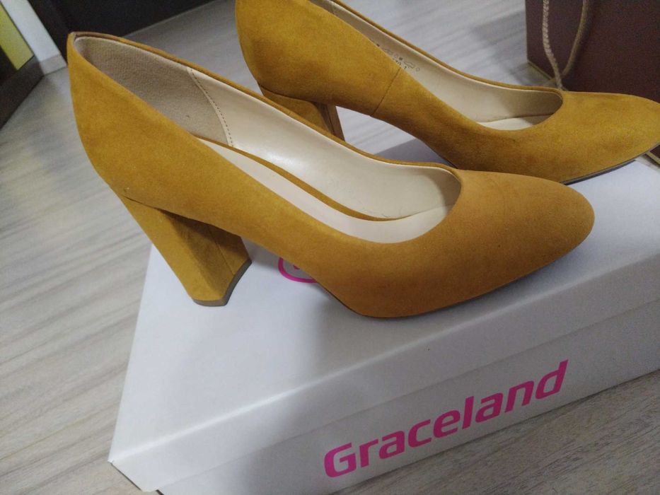 De vanzare  pantofi dama cu toc, marime 38