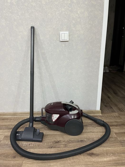 Продам Пылесос LG