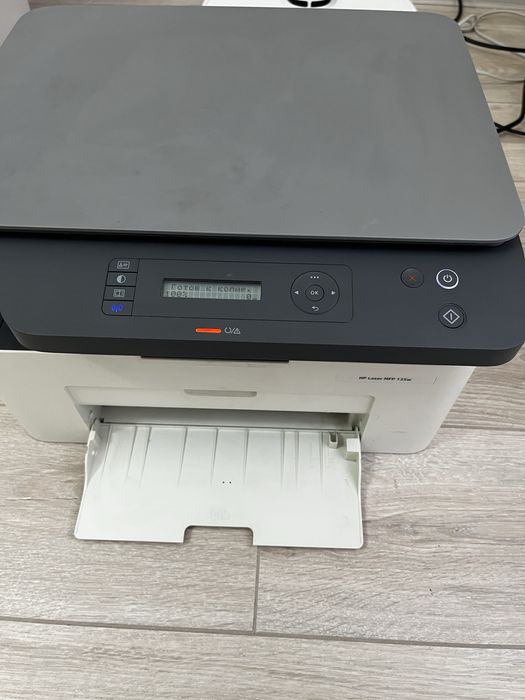 Срочно продам принтер HP