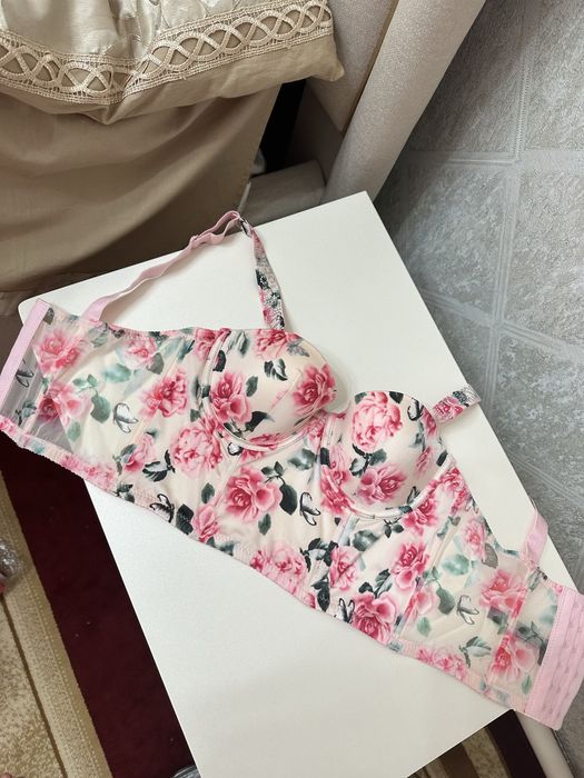 Продается новый корсет Victorias Secret
