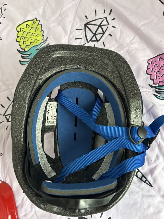 детски каски за колоездене - btwin kh 500, 2 броя- червена и синя