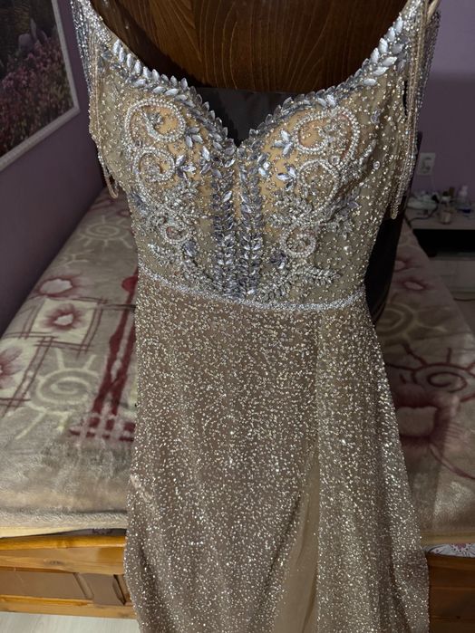 Бална рокля с камъни