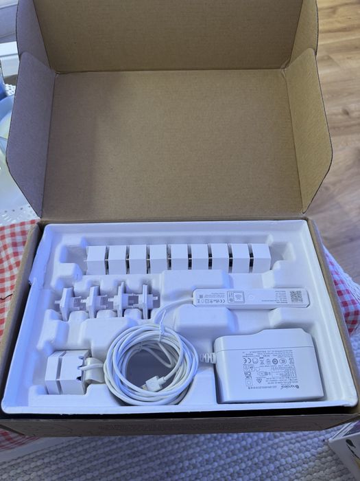 Продавам Nanoleaf Lines starter kit