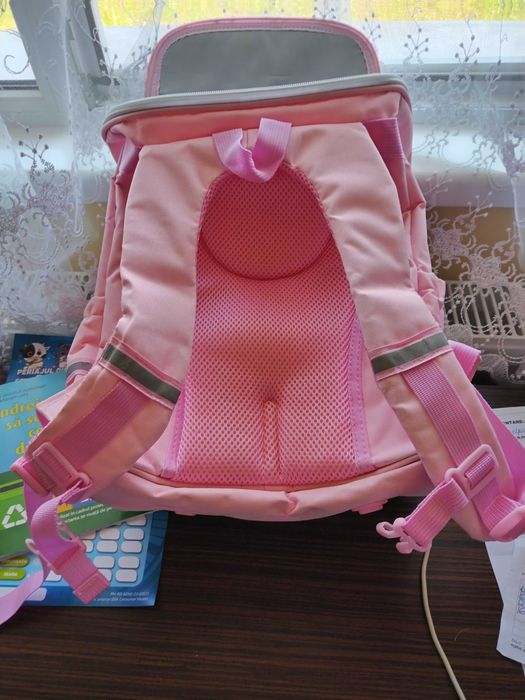 Ghiozdan calitate garantată, la 150 RON + skateboard cadou