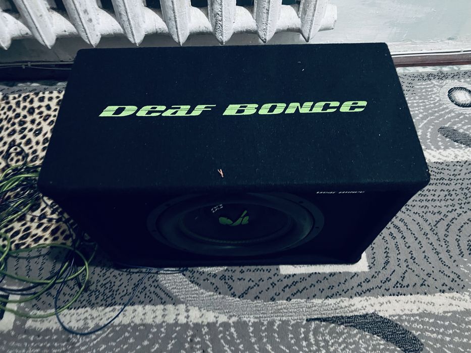 Продам сабвуфер со встроиным уселителем