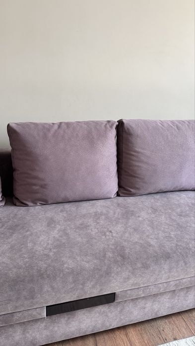 Диван в хорошем состояний