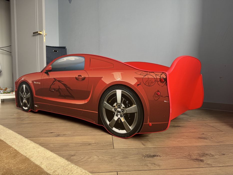 Продам детску кровать-машинку