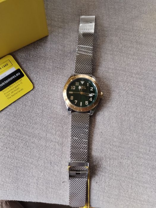 Invicta Specialty нов в кутия