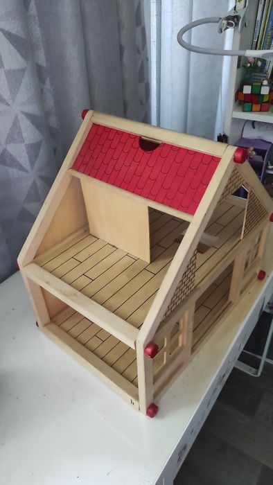 Продам кукольный дом