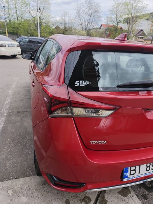 Vând Toyota auris