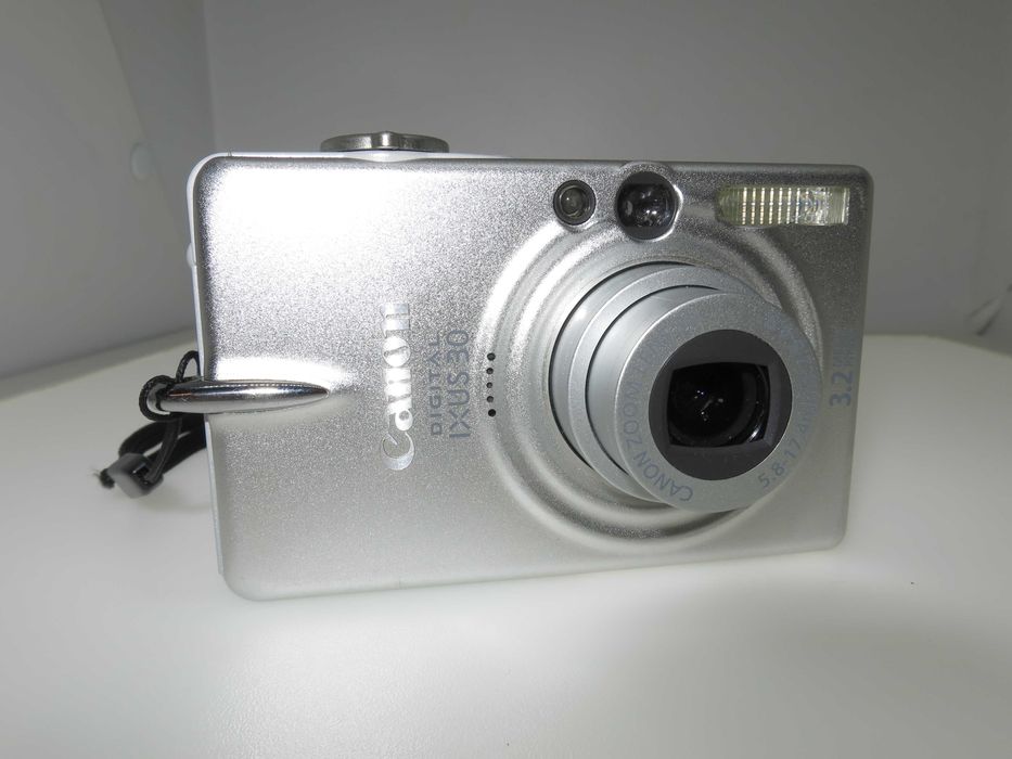 Canon IXUS 30 компактен фотоапарат, мини цифрова камера, като нов