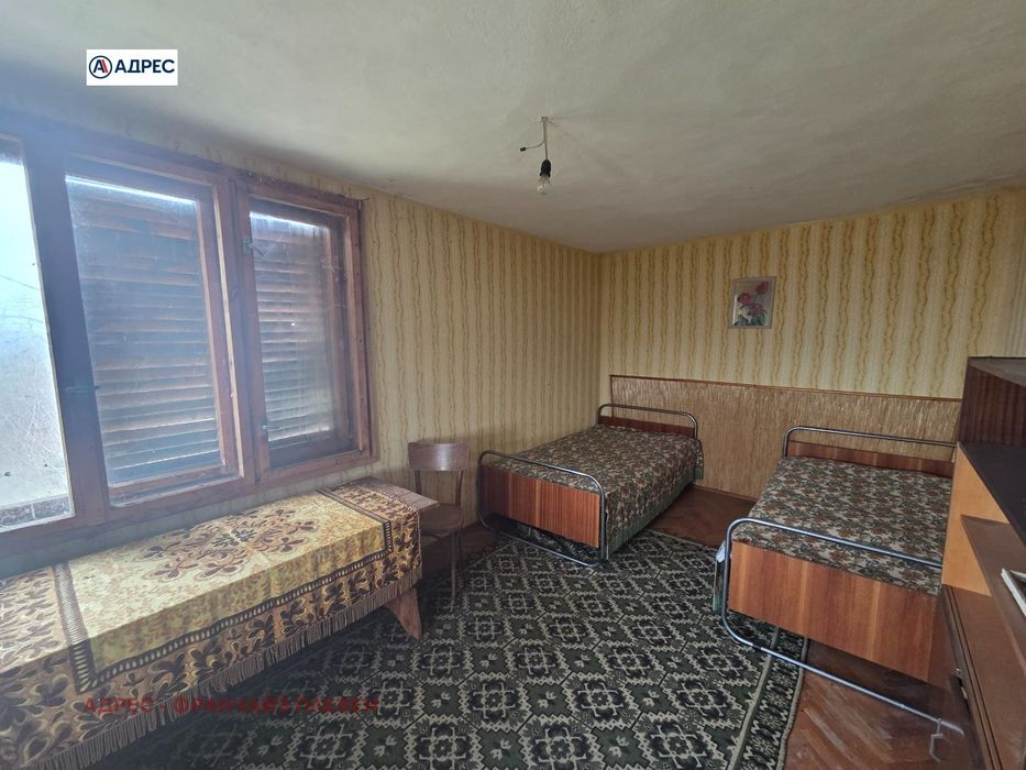 Къща в Враца-Студентски град площ 110 цена 35000