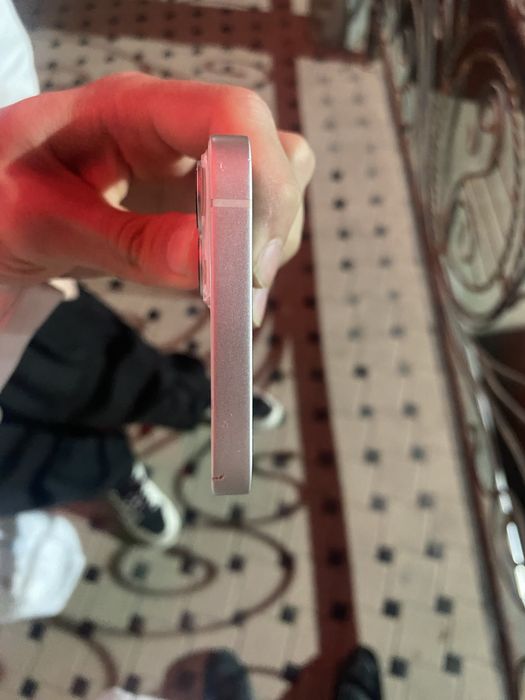 Iphone 13 juda zor holatda