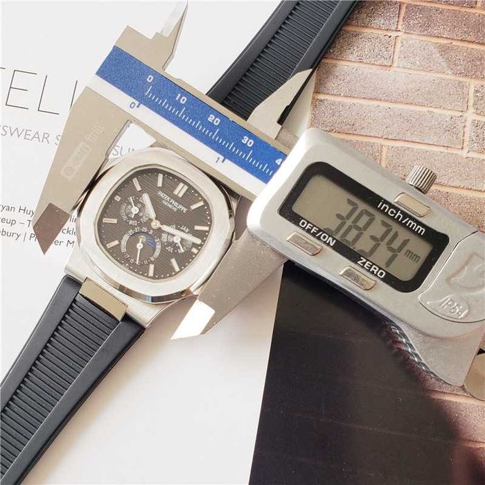 Мъжки часовник Patek Philippe Nautilus с автоматичен механизъм