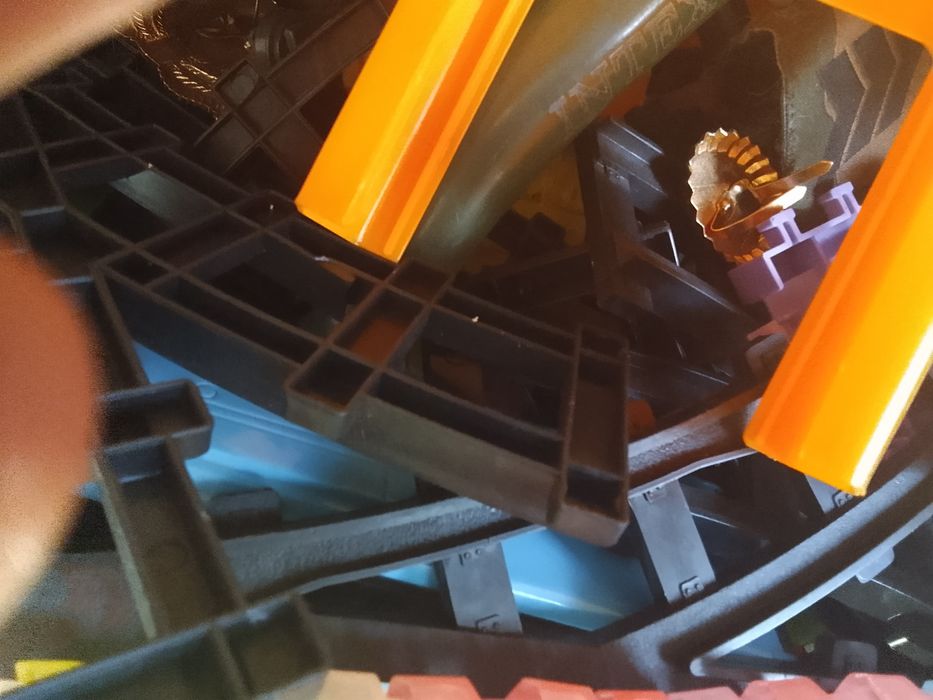 Продам ящик игрушек