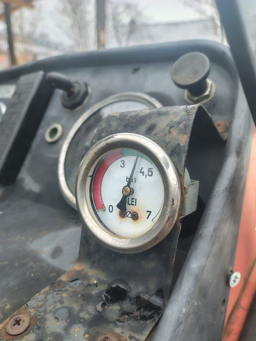 Tractor case 833 internațional