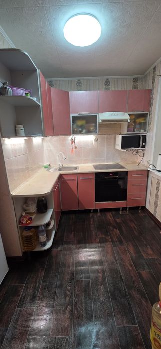 Продам угловой куханный гарнитур