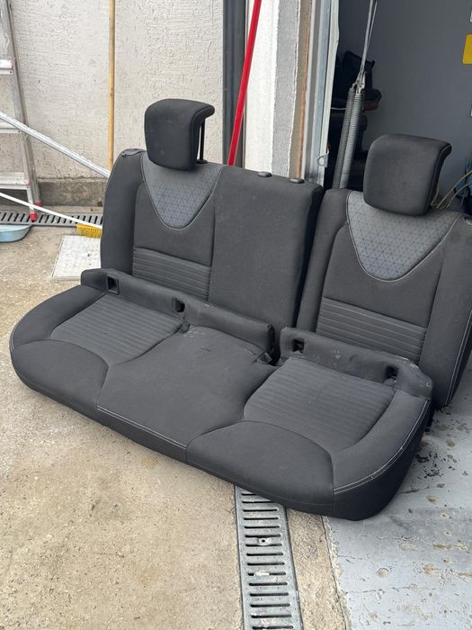 Bancheta spate clio 4.     2012-2018