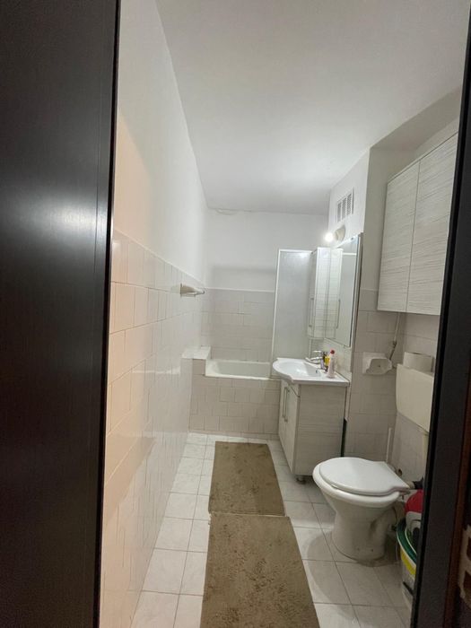 Vand apartament cu 1 camera in bloc mixt , zona Sp. Judetean