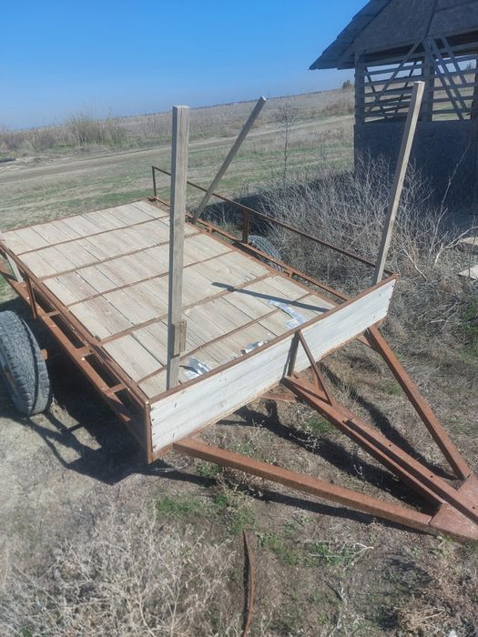 Продам прицеп на рисорах колеса от уаза