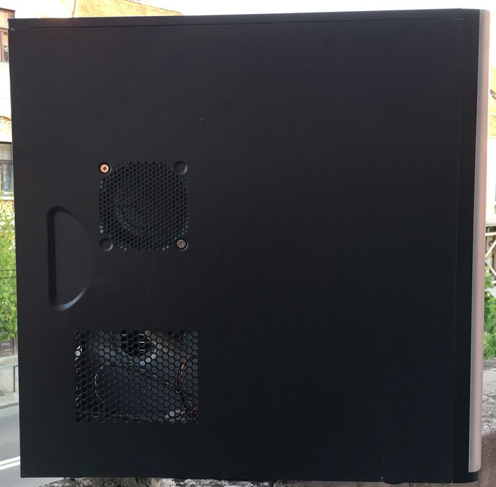 Carcasa PC tower DeLux