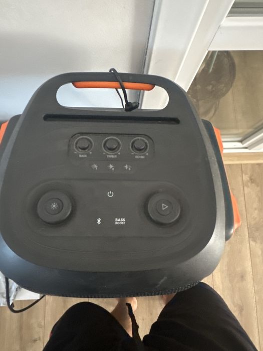 Vand boxa jbl 710