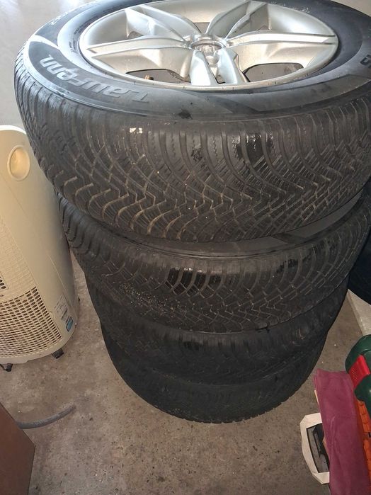 Cauciucuri de iarna aproape noi  genti aluminiu pt AUDI Q5  235/65/17