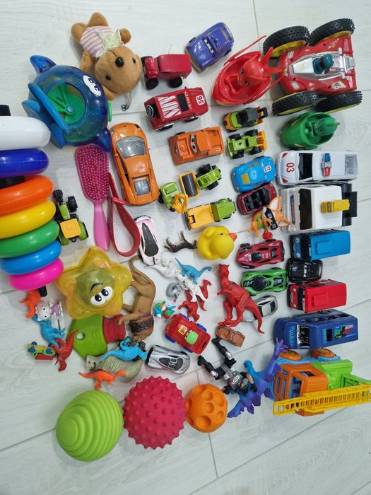 Продам игрушки  машинки