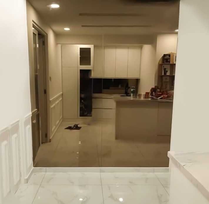 Огледални стенни панели с различни размери и дебелини