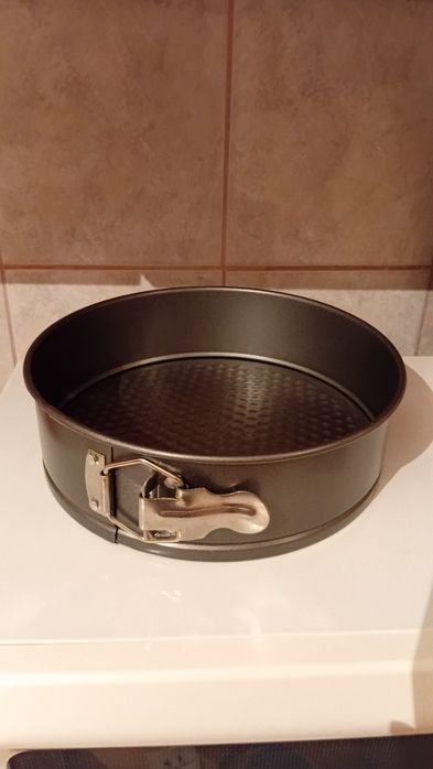 Разъёмная форма для выпечки 22 см