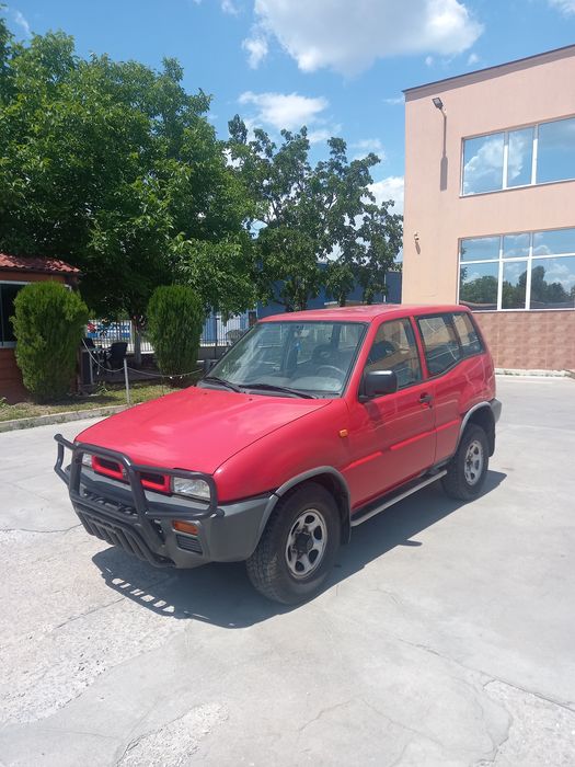 Nissan Terrano 2.4 BENZIN