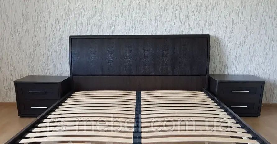 Кровать с тумбочками