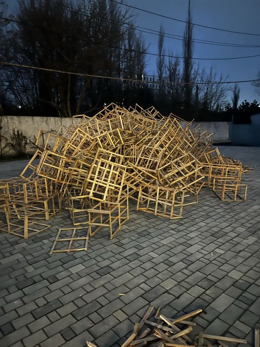 Дрова даром забирайте…………………