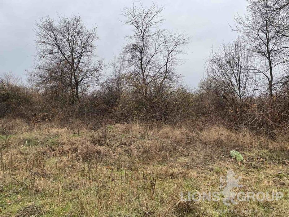 Земеделски имот в Варна-Аспарухово площ 3700 цена 27100