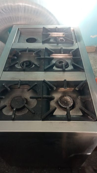 Продам газовую плиту