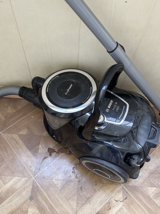 Продам пылесос Бош