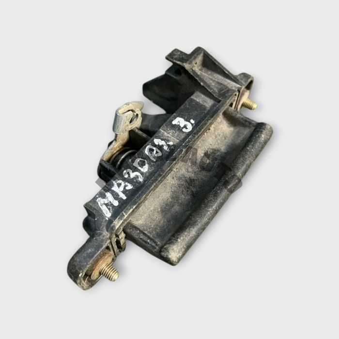 Ручка багажника Мазда 3 Mazda BK