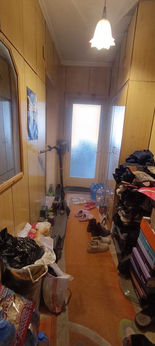 Продавам 4 стаен апартамент в идеален център.