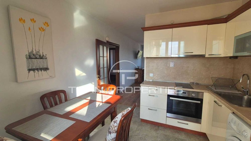 Тристаен апартамент в Центъра