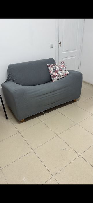 Продам диван не раскладной кожанный