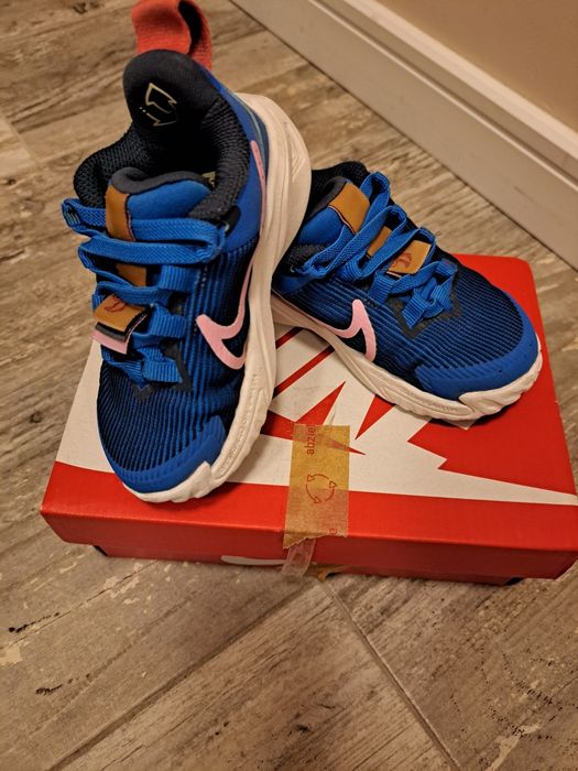 Маратонки Nike 22