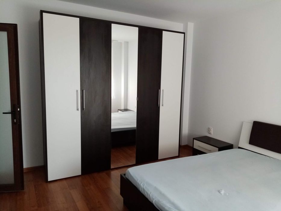 Închiriez apartament