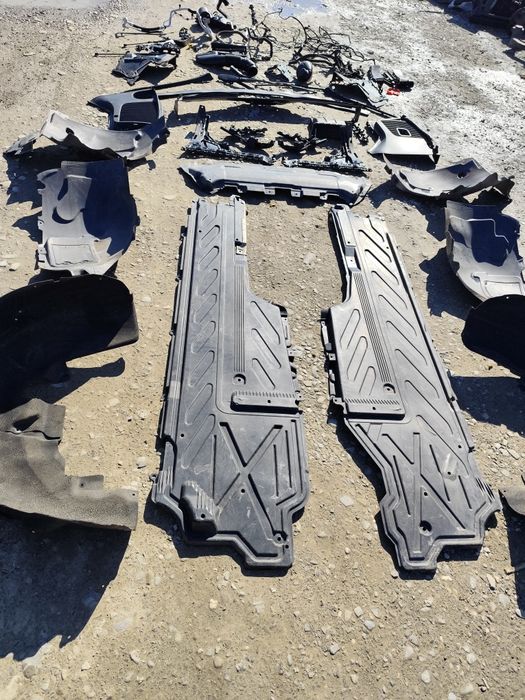 Scut,carenaj,suport bara,conducta,balama,vas,furtun Mercedes glc w253