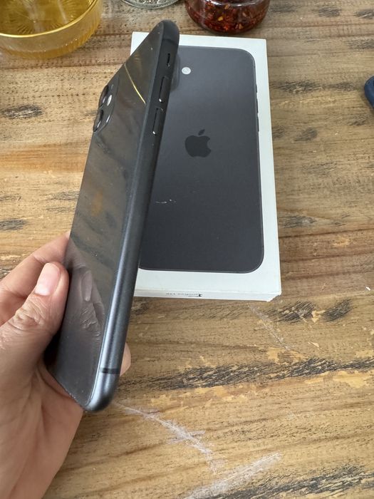 Iphone 11, с коробкой, 2 симкарты