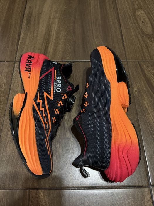 Лот Оригинални маратонки Nike и други