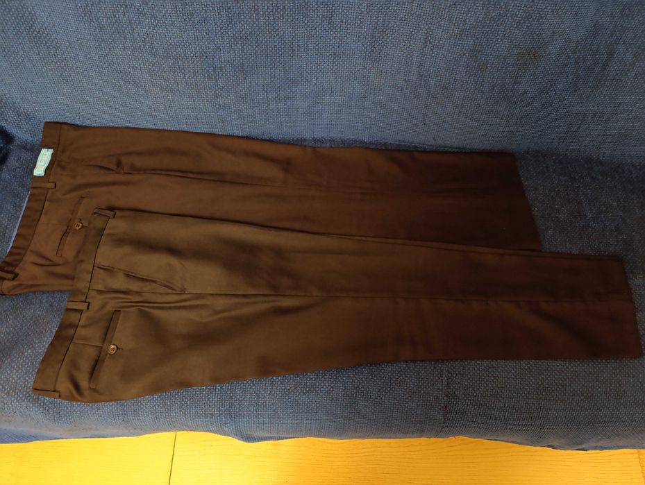Продам мужские брюки ,2 шт,52-54,классик,недорого