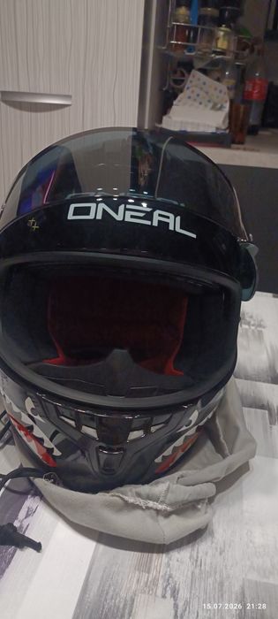 Продавам каска ONEAL